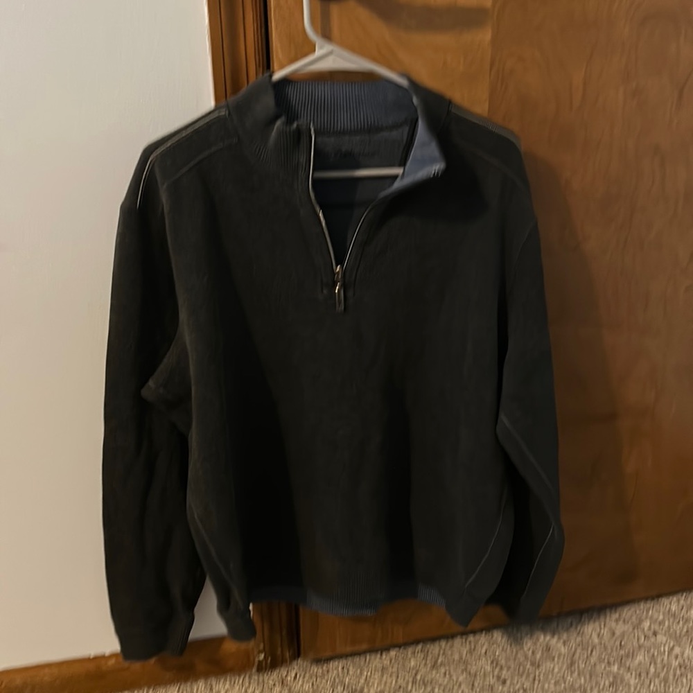 Men’s pull over size large